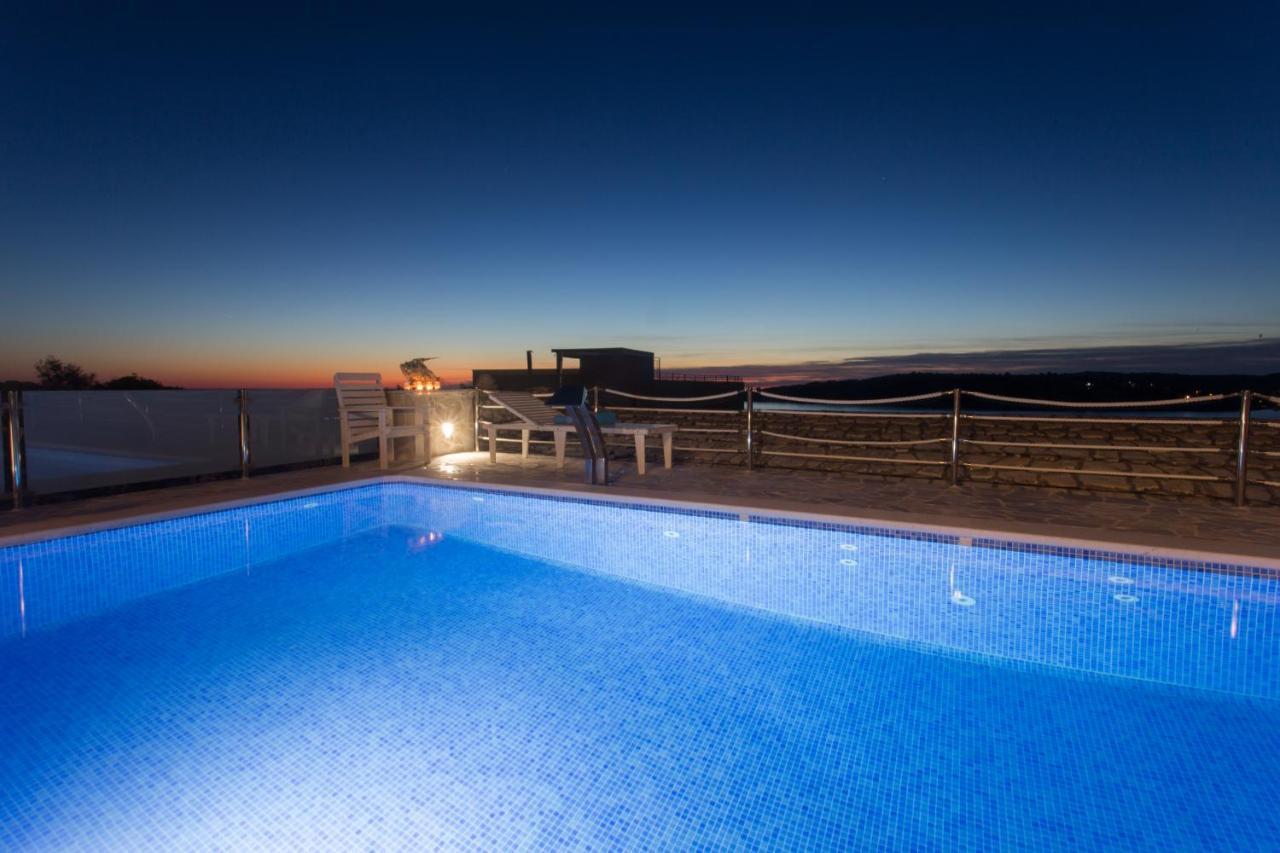 Villa, Stone House With Swimming Pool & Sauna, Beach, 세비드 외부 사진