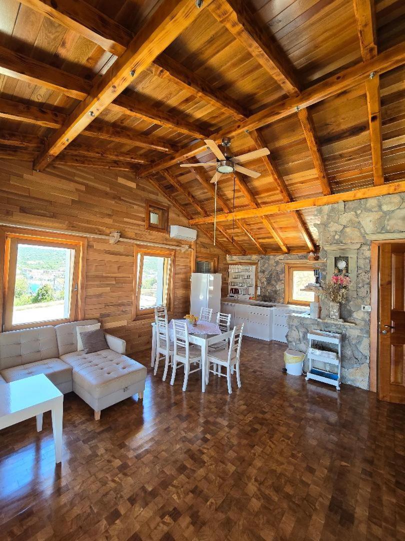 Villa, Stone House With Swimming Pool & Sauna, Beach, 세비드 외부 사진